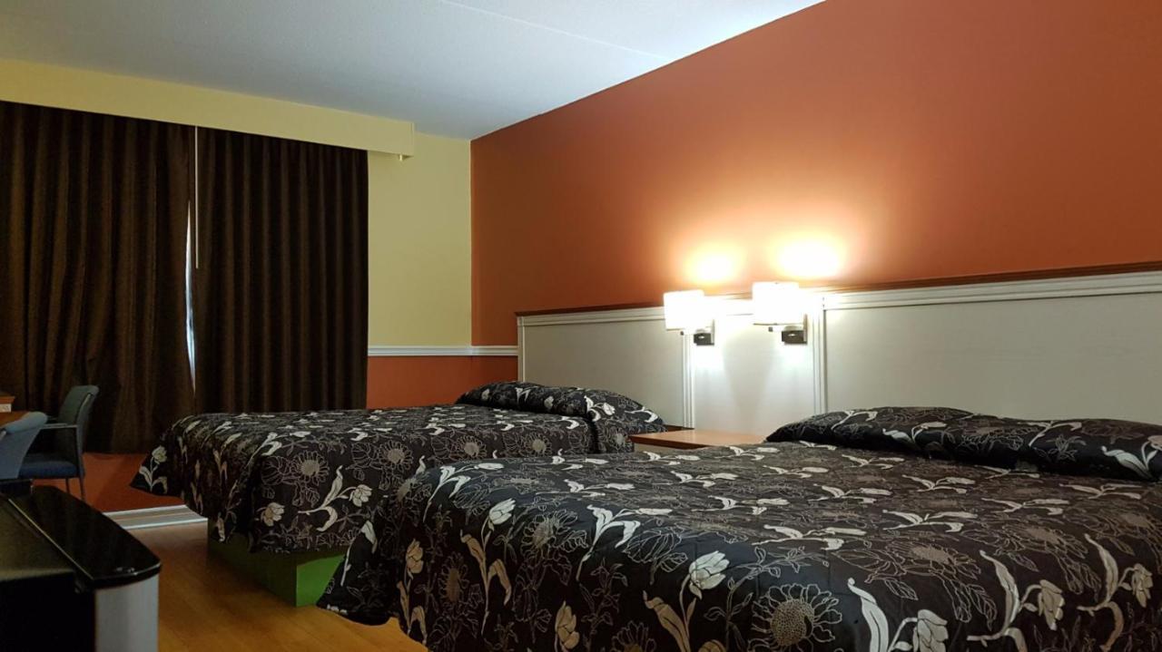 Budget Inn 2000 Hamilton Bagian luar foto