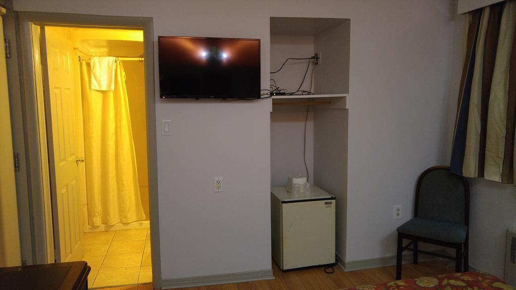 Budget Inn 2000 Hamilton Bagian luar foto