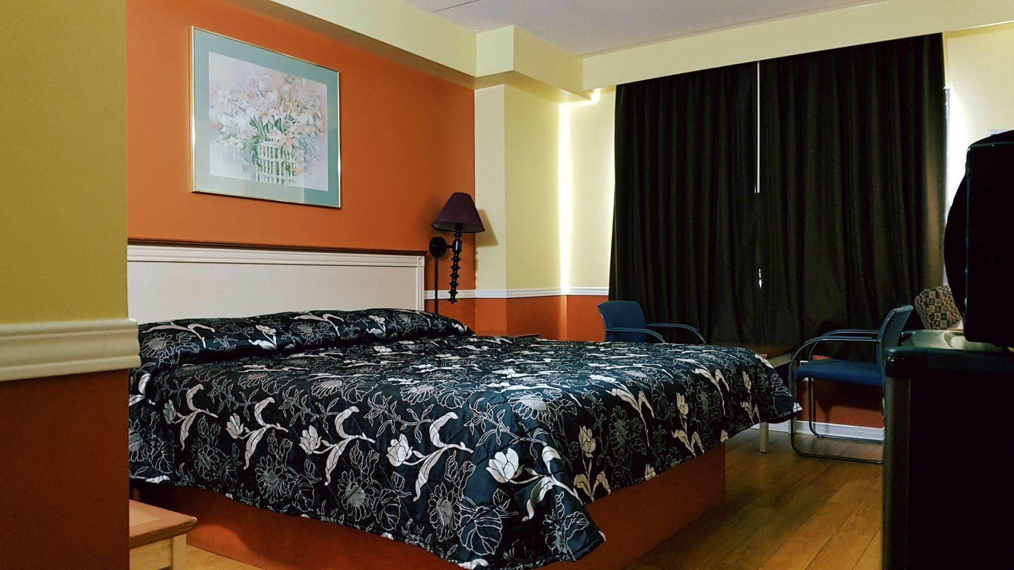 Budget Inn 2000 Hamilton Bagian luar foto