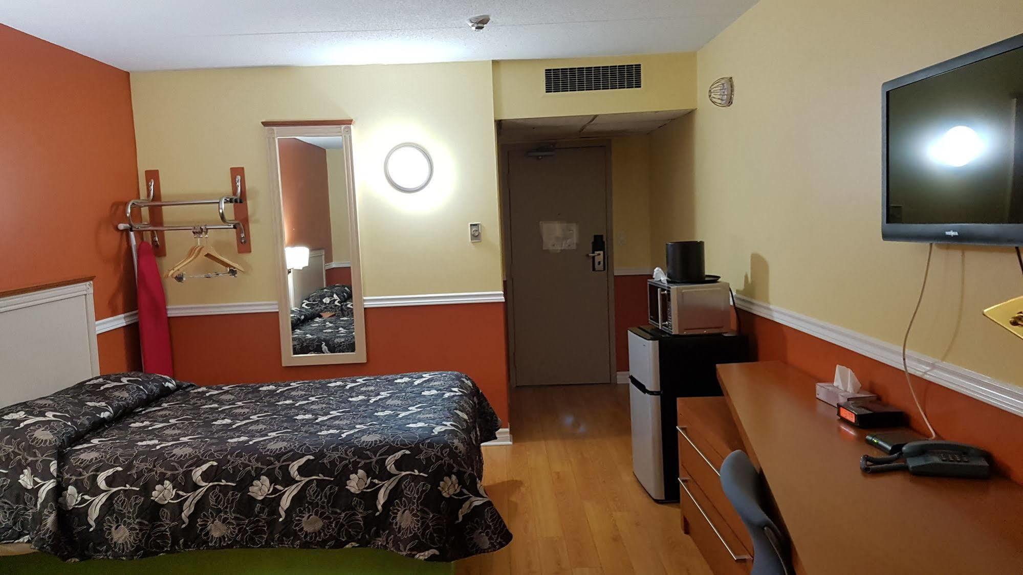 Budget Inn 2000 Hamilton Bagian luar foto