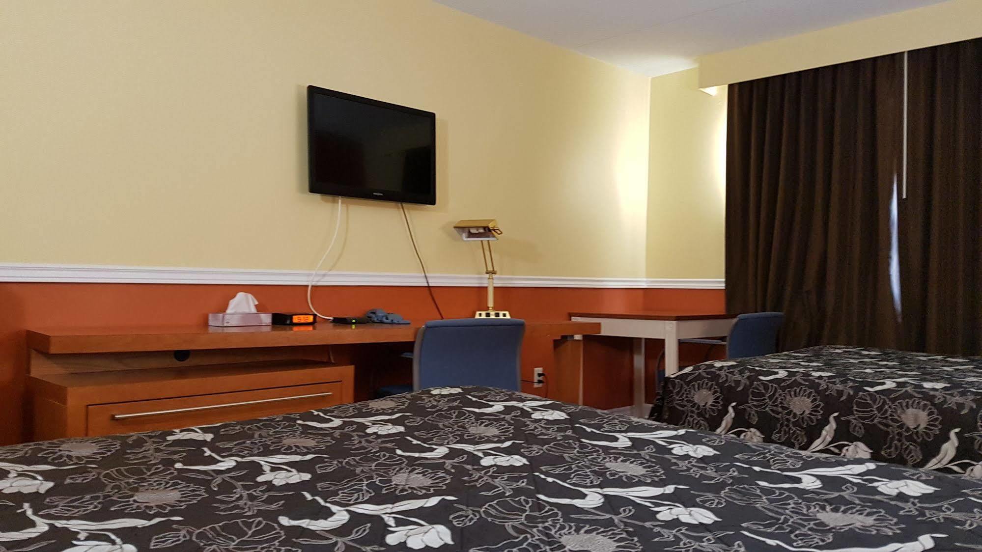 Budget Inn 2000 Hamilton Bagian luar foto